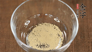 純牛奶溶解稀釋酵母。