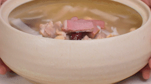 出鍋前5分鐘加鹽調(diào)味。