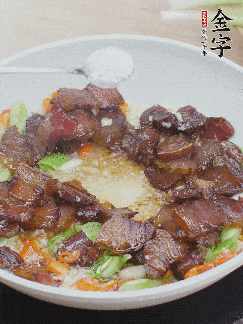 下醬油肉，一點(diǎn)生抽、白糖調(diào)味。