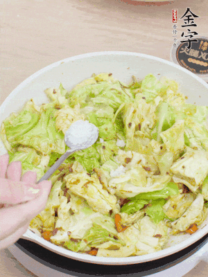 一點(diǎn)鹽、糖調(diào)味。