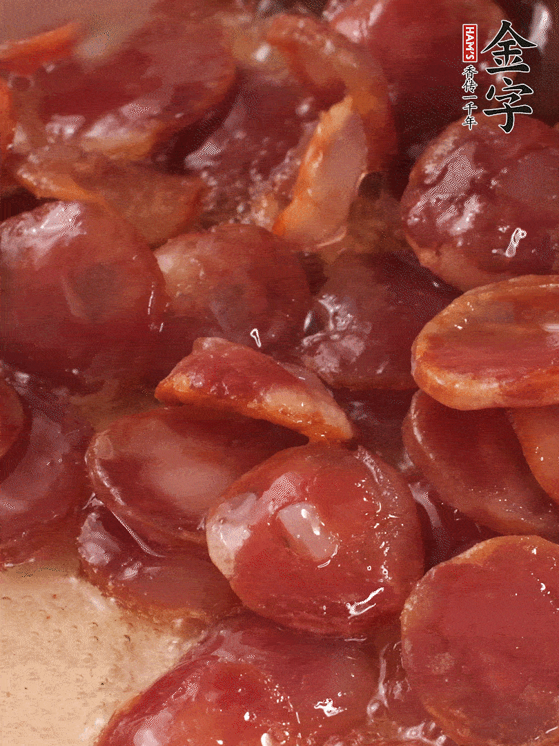 絲苗米洗凈后，用1.5倍水煮至6分熟（偏硬的質(zhì)地），網(wǎng)篩撈起瀝干水分備用。