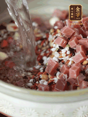 加入金字火腿丁，清水