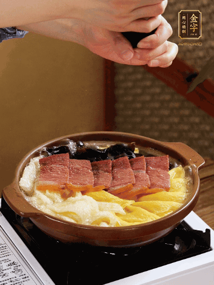 加水沒過食材，煮15-20分鐘